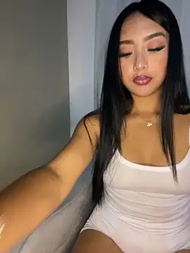 SOPHIACANDY19  online show from March 14, 11:43 pm