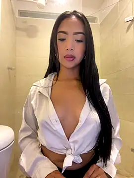 SOPHIACANDY19  online show from October 6, 12:24 pm