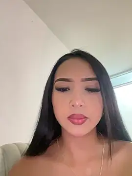 SOPHIACANDY19  online show from May 10, 10:15 pm