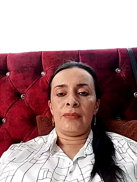 Samantha Sullivan  online show from January 28, 4:30 pm