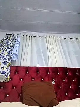 Samantha Sullivan  online show from February 28, 3:15 am