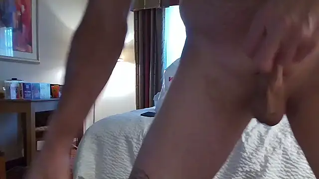 overaveragefreak4you online show from January 24, 6:25 pm