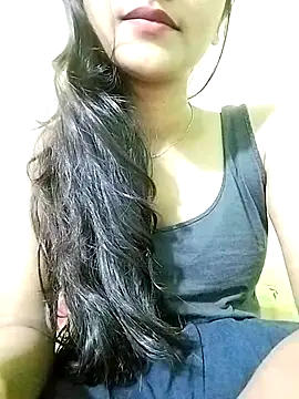 MISSQUEEN48 online show from February 14, 5:46 pm