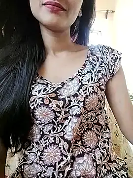 MISSQUEEN48 online show from April 14, 7:36 am