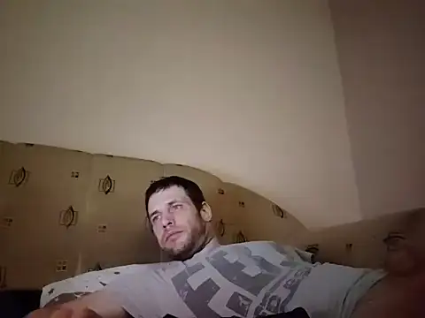 Snapshot of Vicktore007 chatting on February 18, 10:39 pm Vicktore007 online show from February 18, 10:39 pm