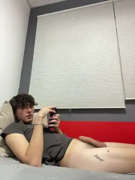 Snapshot of Adriiann__21 chatting on December 26, 11:57 pm Adriiann 21 online show from December 26, 11:57 pm