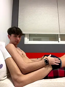 Snapshot of Adriiann__21 chatting on December 14, 10:03 pm Adriiann 21 online show from December 14, 10:03 pm