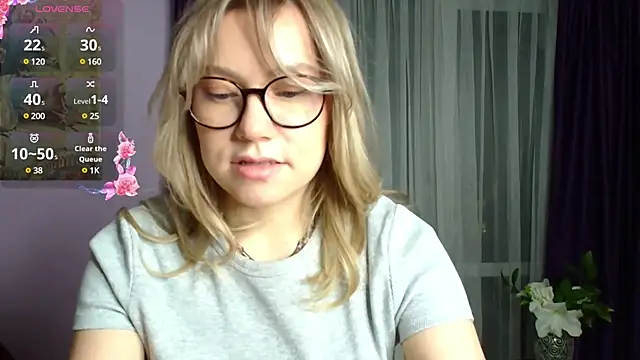 Snapshot of TaylorBre chatting on January 21, 6:00 am TaylorBre online show from January 21, 6:00 am