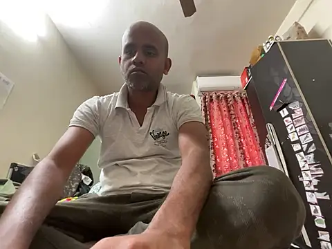 Snapshot of SammyChocolateIndian chatting on December 18, 8:42 am SammyChocolateIndian online show from December 18, 8:42 am