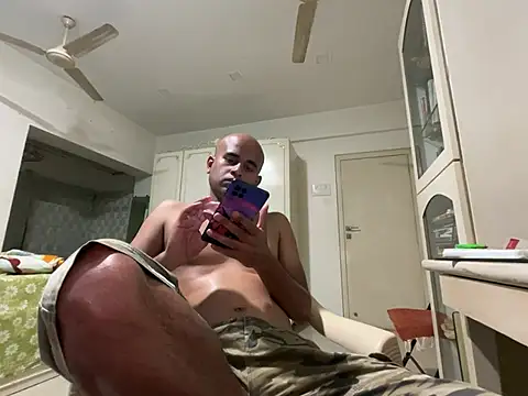 Snapshot of SammyChocolateIndian chatting on January 14, 6:17 pm SammyChocolateIndian online show from January 14, 6:17 pm