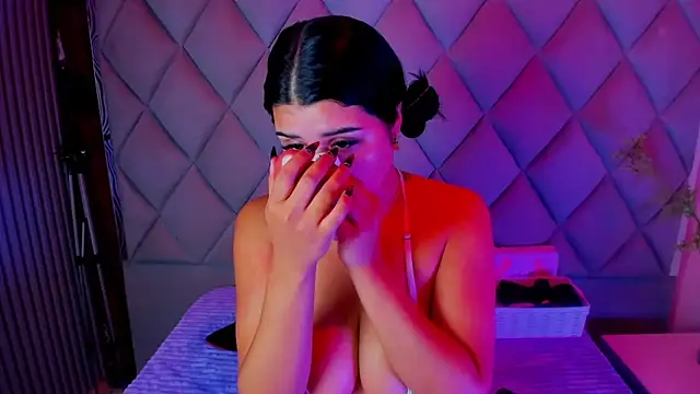 venusowen  online show from October 14, 1:01 pm