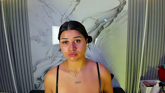 venusowen  online show from July 4, 3:18 pm