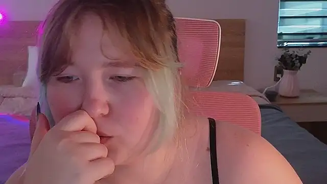 ChimberWol online show from April 26, 7:17 am