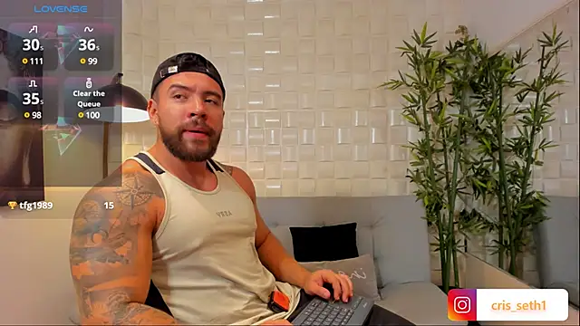 Snapshot of _dreammr1_ chatting on January 28, 1:50 am dreammr1 online show from January 28, 1:50 am