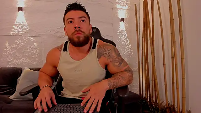 Snapshot of _dreammr1_ chatting on February 13, 3:03 pm dreammr1 online show from February 13, 3:03 pm