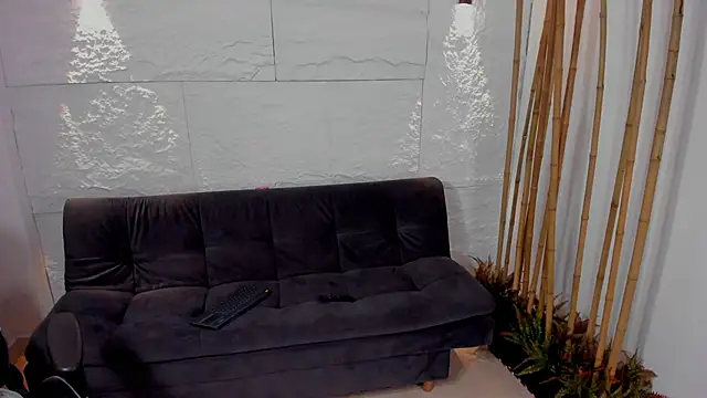 Snapshot of _dreammr1_ chatting on February 13, 6:05 pm dreammr1 online show from February 13, 6:05 pm