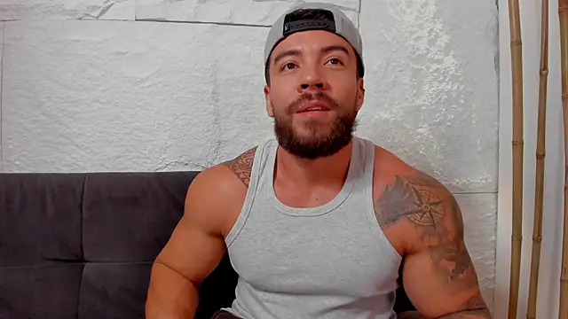 Snapshot of _dreammr1_ chatting on February 17, 12:10 am dreammr1 online show from February 17, 12:10 am