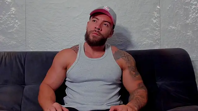 Snapshot of _dreammr1_ chatting on March 3, 1:53 am dreammr1 online show from March 3, 1:53 am