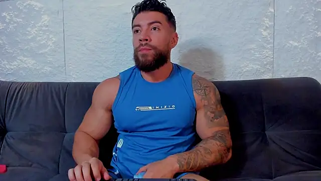 Snapshot of _dreammr1_ chatting on March 11, 2:21 am dreammr1 online show from March 11, 2:21 am