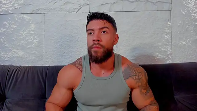 Snapshot of _dreammr1_ chatting on March 11, 2:40 pm dreammr1 online show from March 11, 2:40 pm