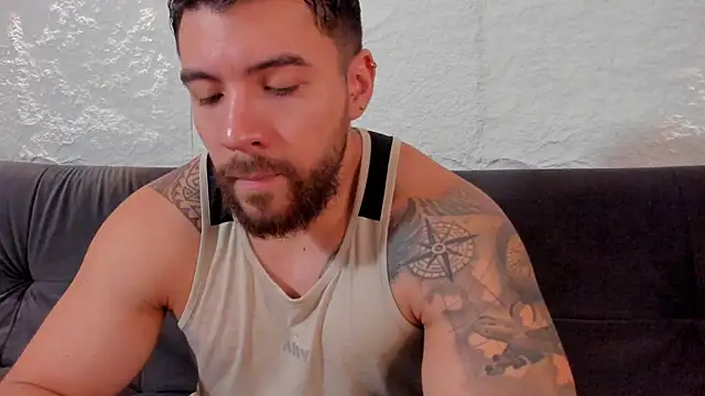 Snapshot of _dreammr1_ chatting on October 18, 7:47 pm dreammr1 online show from October 18, 7:47 pm