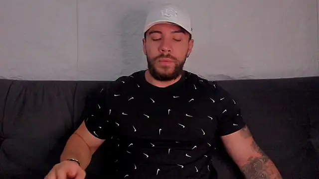 Snapshot of _dreammr1_ chatting on October 20, 10:54 pm dreammr1 online show from October 20, 10:54 pm