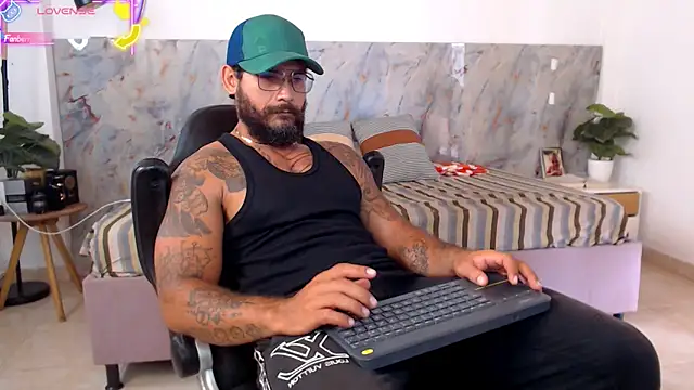 hanz col online show from April 4, 1:30 pm