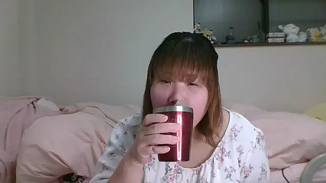 Snapshot of SAKU-RA-chan chatting on February 23, 12:16 pm SAKU-RA-chan online show from February 23, 12:16 pm