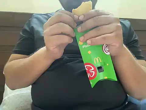 coolboy6566 online show from April 4, 6:05 pm