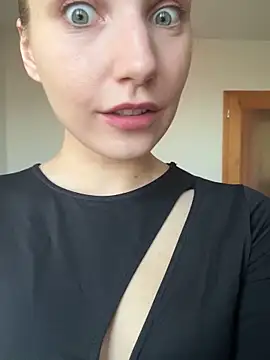 Snapshot of Sofia_Poly chatting on February 22, 9:37 pm Sofia Poly online show from February 22, 9:37 pm