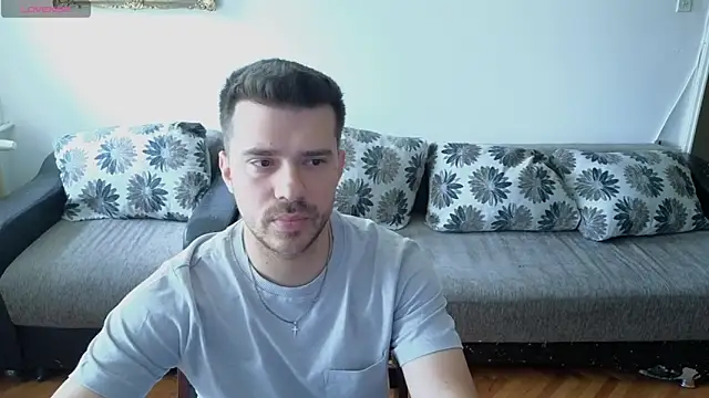 Snapshot of JohnnyStepBro chatting on July 24, 9:18 am JohnnyStepBro online show from July 24, 9:18 am