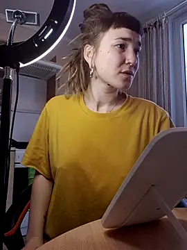 Snapshot of FoxRineHelen chatting on February 17, 10:51 am FoxRineHelen online show from February 17, 10:51 am