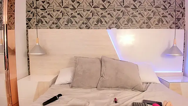 IvannaAnggel online show from February 18, 3:21 pm