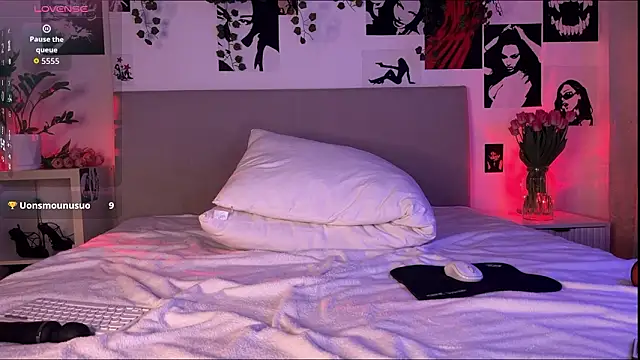 Lisa Moones online show from March 5, 3:30 pm