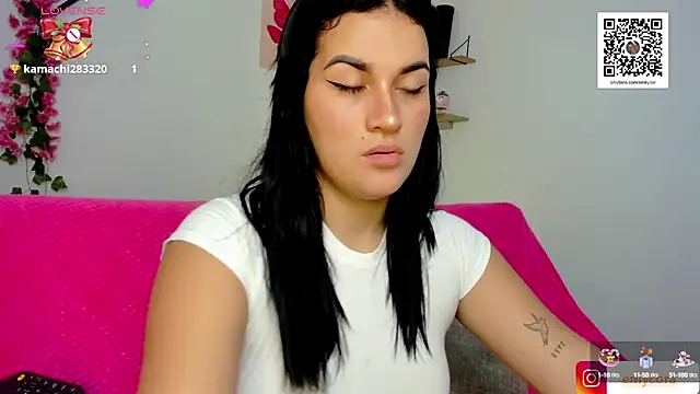 Snapshot of Emic_ chatting on December 26, 2:05 pm Emic  online show from December 26, 2:05 pm