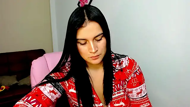 Snapshot of Emic_ chatting on March 3, 6:12 pm Emic  online show from March 3, 6:12 pm