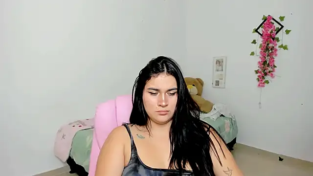 Snapshot of Emic_ chatting on March 14, 2:19 pm Emic  online show from March 14, 2:19 pm