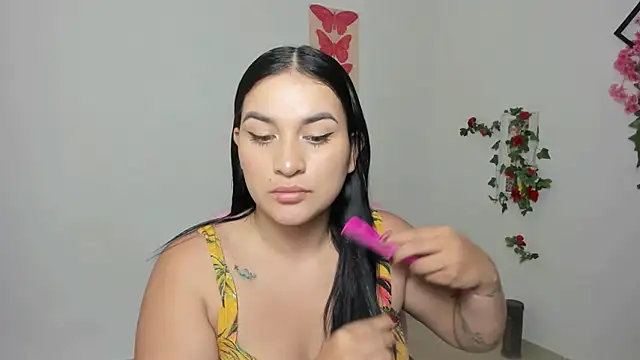 Snapshot of Emic_ chatting on September 26, 7:29 pm Emic  online show from September 26, 7:29 pm