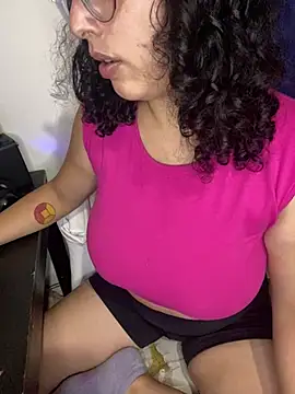 Snapshot of babyluna939 chatting on March 15, 12:25 am babyluna939 online show from March 15, 12:25 am