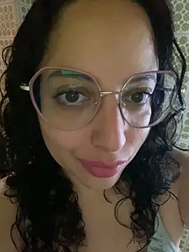 Snapshot of babyluna939 chatting on October 11, 7:23 pm babyluna939 online show from October 11, 7:23 pm