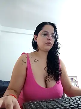 Snapshot of babyluna939 chatting on April 26, 5:21 pm babyluna939 online show from April 26, 5:21 pm