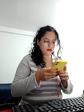 Snapshot of babyluna939 chatting on May 1, 11:42 pm babyluna939 online show from May 1, 11:42 pm