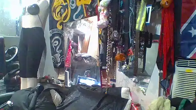 slinginbigD online show from November 2, 4:04 am