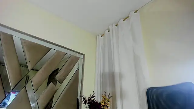 sara williams01 online show from January 31, 7:40 pm