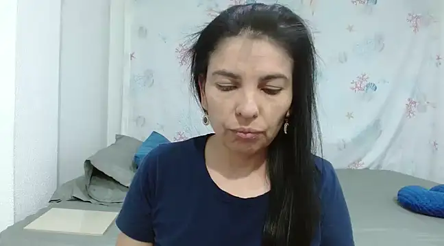 anybellucci43 online show from March 17, 3:25 am