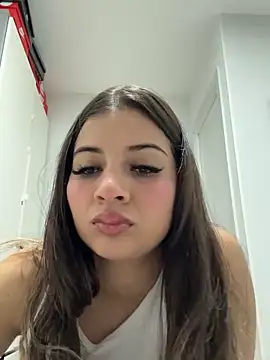 Snapshot of AnitaKariri chatting on February 14, 10:07 am AnitaKariri online show from February 14, 10:07 am