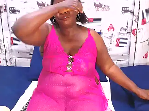 Honeybumsx32 online show from October 8, 3:59 am