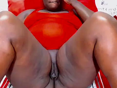 Snapshot of Honeybumsx32 chatting on May 17, 6:04 pm Honeybumsx32 online show from May 17, 6:04 pm