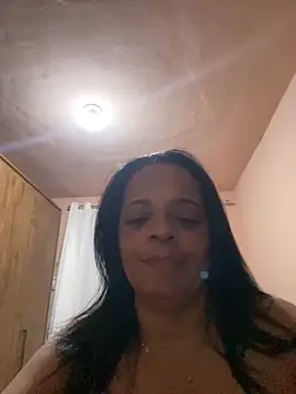 Snapshot of lomagata chatting on April 4, 2:21 am lomagata online show from April 4, 2:21 am