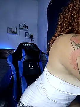 Snapshot of __elissa chatting on February 13, 7:56 am elissa online show from February 13, 7:56 am